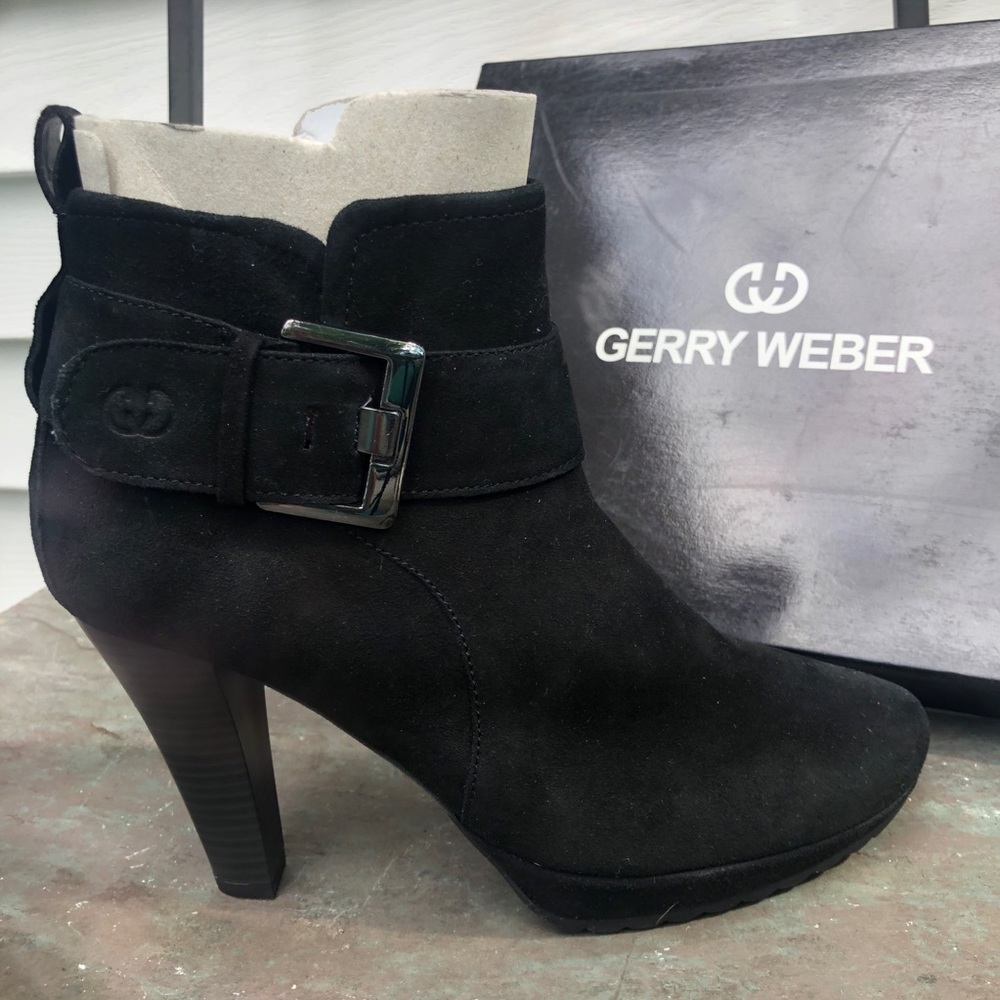 NWT Gerry Weber black booties
